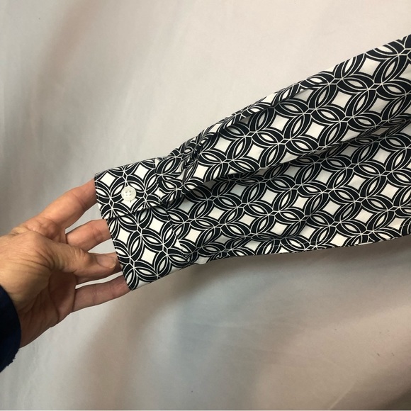 Chico’s Women’s Tunic Long Sleeve Cotton Back Pleat Long Tail Concealed Buttons - Picture 3 of 10